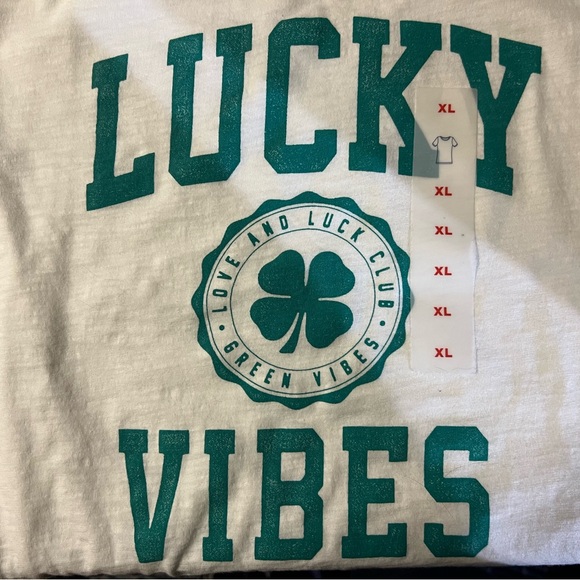 NWT St. Patrick’s Day Lucky Vibes Old Navy T- shirt Size XL - Picture 4 of 6